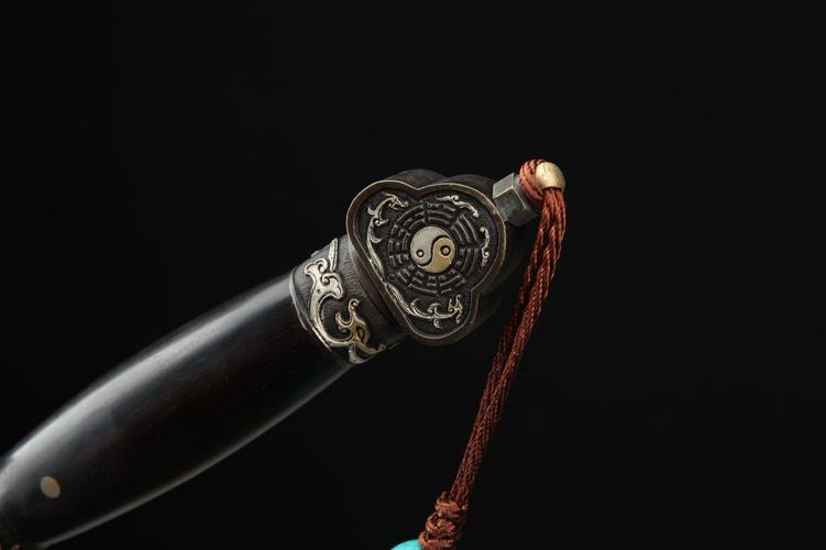 龙泉市刀剑花纹钢一体宝剑防身手工八面剑工艺品硬剑长剑未开刃
